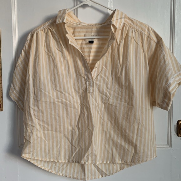 Universal Threads Striped Top - Picture 2 of 4